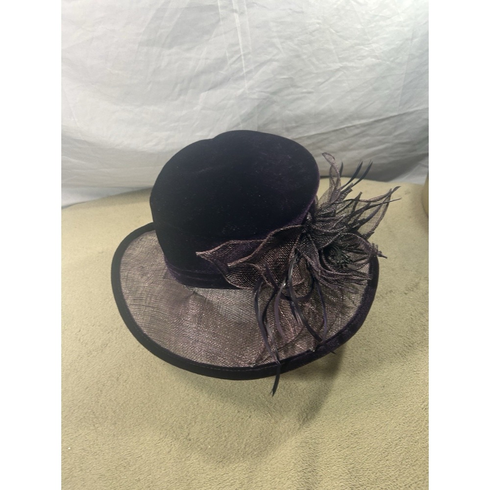 Plaza Suite New York Plum Velvet Kentucky Derby Church Hat Feather Trim NWT